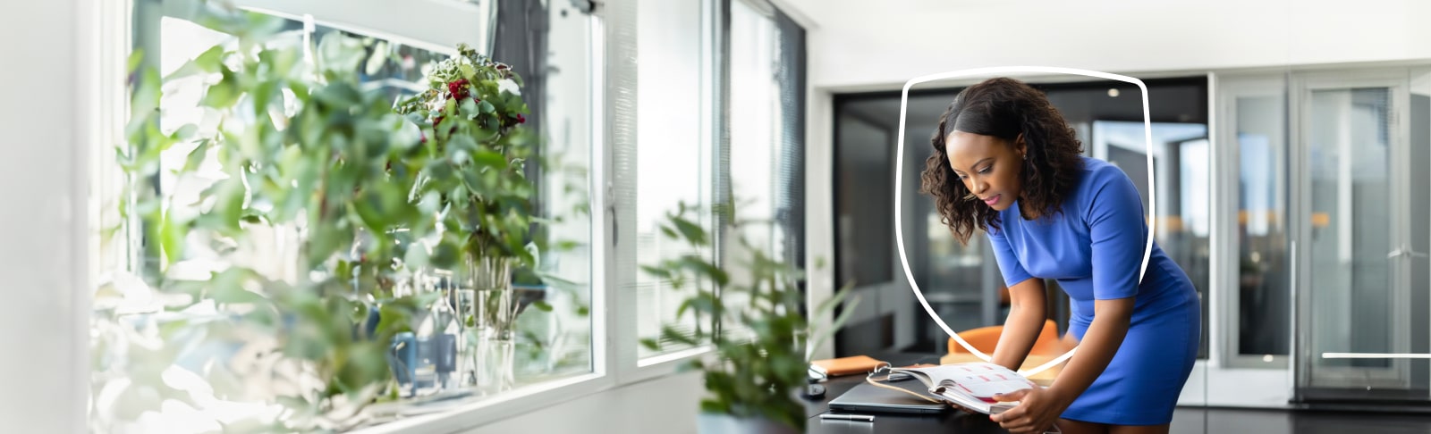 Investor-calendar_BannerHeroBlueFloatee